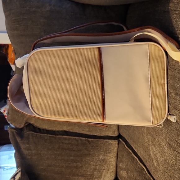 NEW, VERY NICE, NEVER USED VOOCOO Small Pet Carrier Backpack...Cat, Dog, etc. - Picture 3 of 15